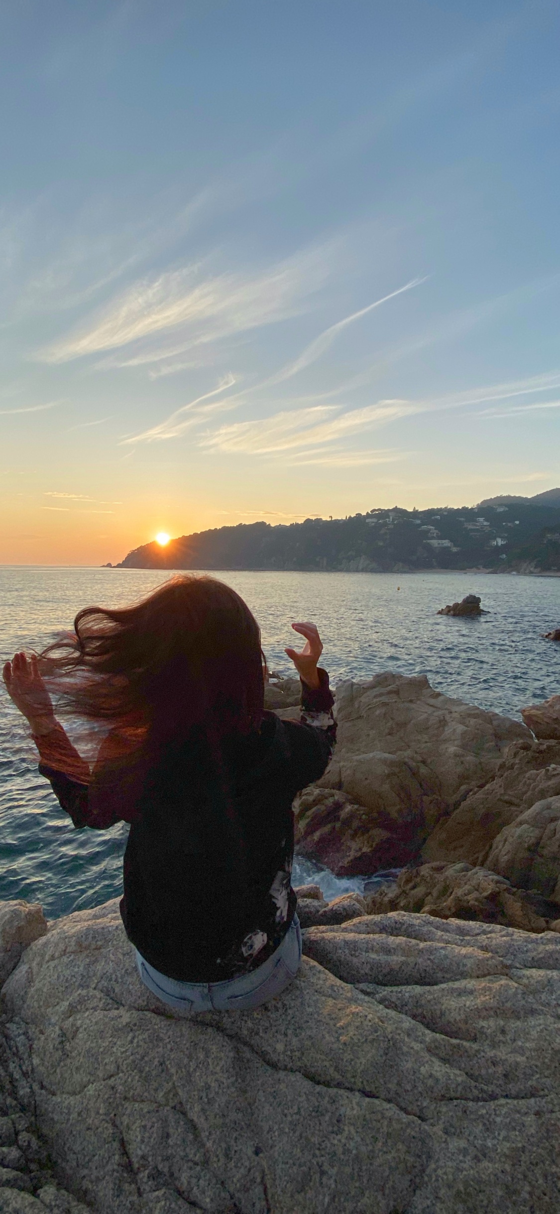 Sea, Hair, Body of Water, Human, Nature. Wallpaper in 1125x2436 Resolution