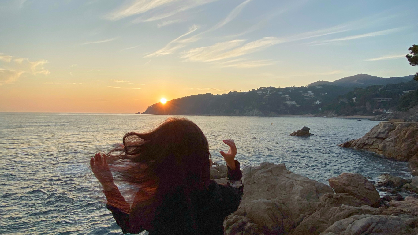 Sea, Hair, Body of Water, Human, Nature. Wallpaper in 1366x768 Resolution