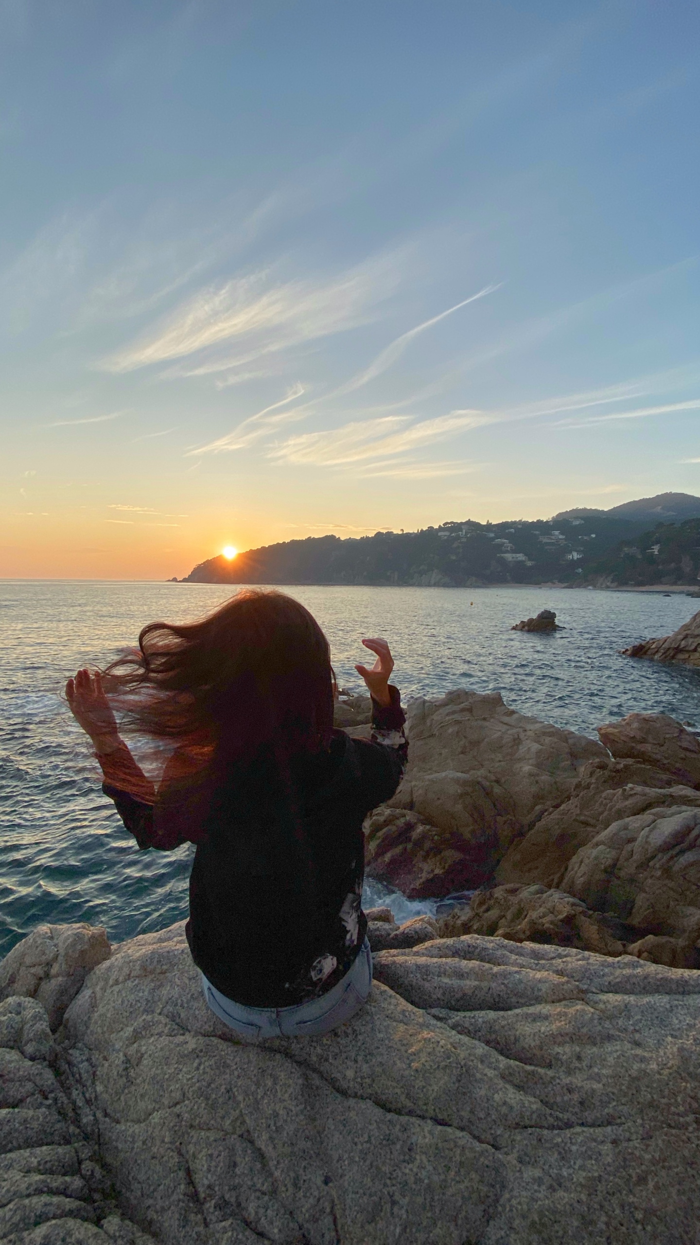 Sea, Hair, Body of Water, Human, Nature. Wallpaper in 1440x2560 Resolution