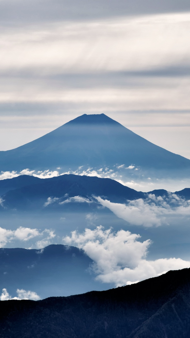 Montaña, Las Formaciones Montañosas, Estratovolcán, Highland, Volcán Extinto. Wallpaper in 750x1334 Resolution