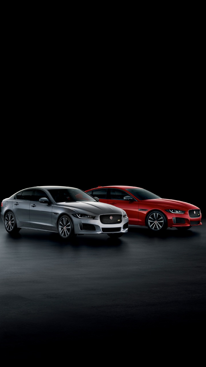 Weißes Und Rotes Bmw Coupé. Wallpaper in 720x1280 Resolution