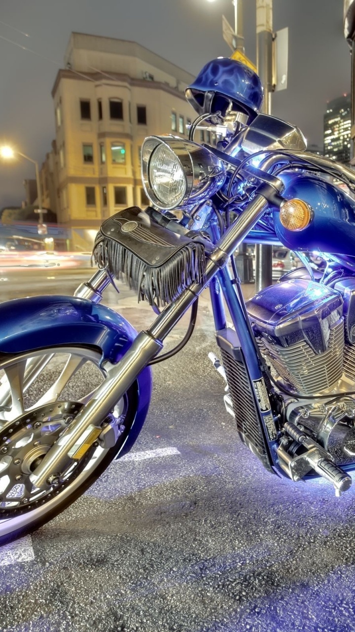 Blue and Black Cruiser Motorcycle Parked on Gray Concrete Floor During Night Time. Wallpaper in 720x1280 Resolution