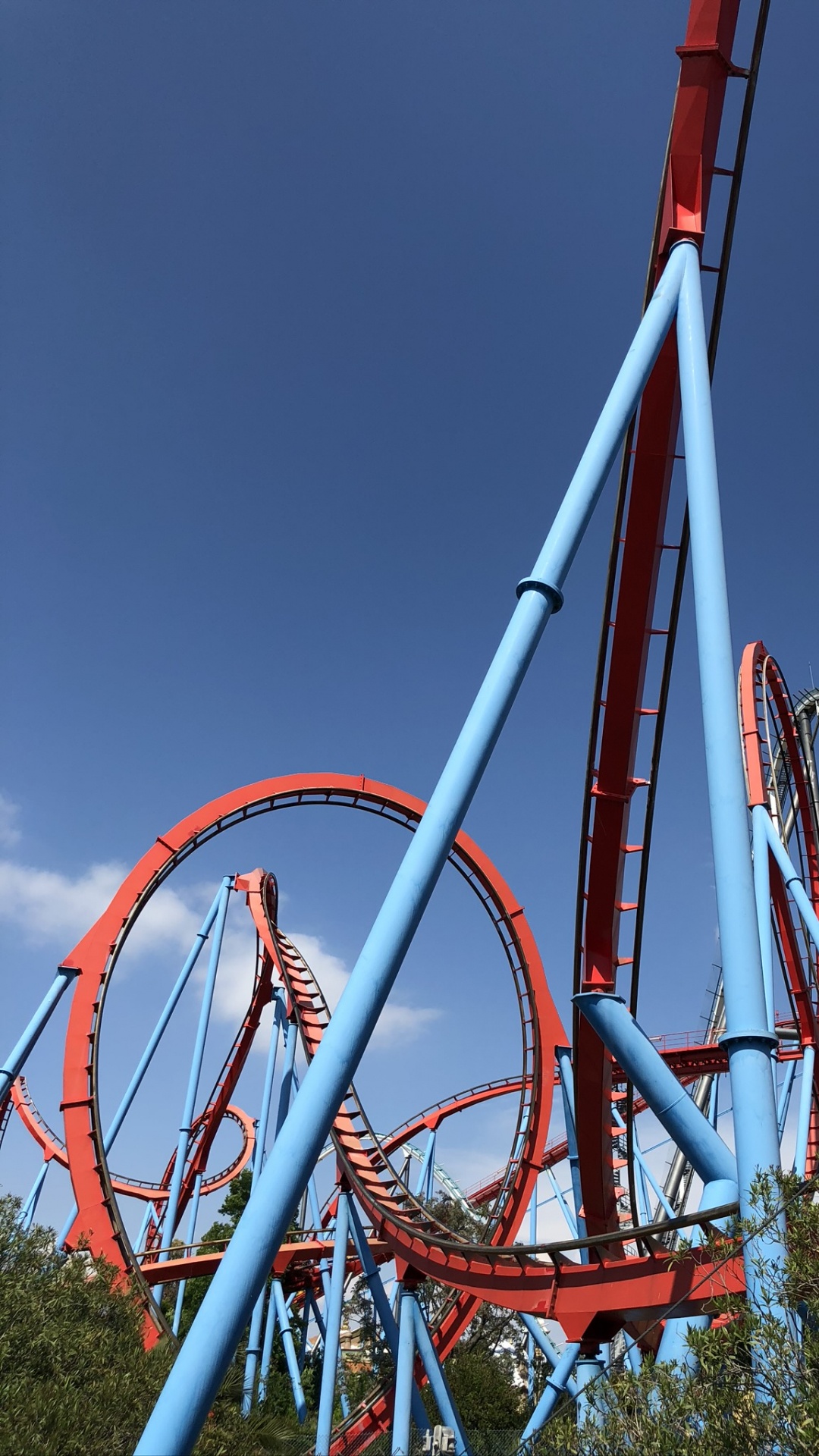 Russes, Attraction Touristique, le Parc D'attractions, Nature, Blue. Wallpaper in 1080x1920 Resolution