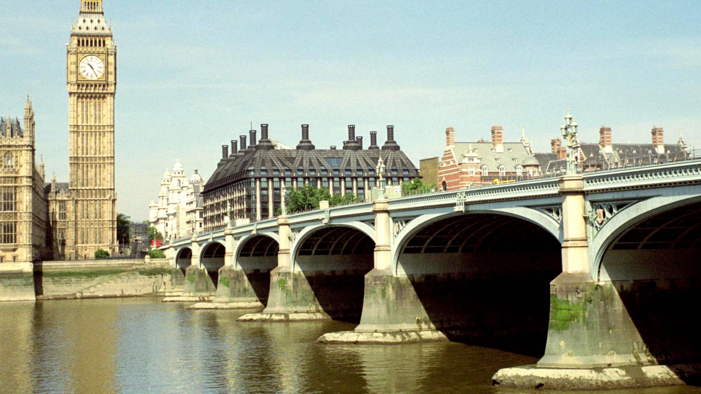 Big Ben London During Daytime. Wallpaper in 1366x768 Resolution