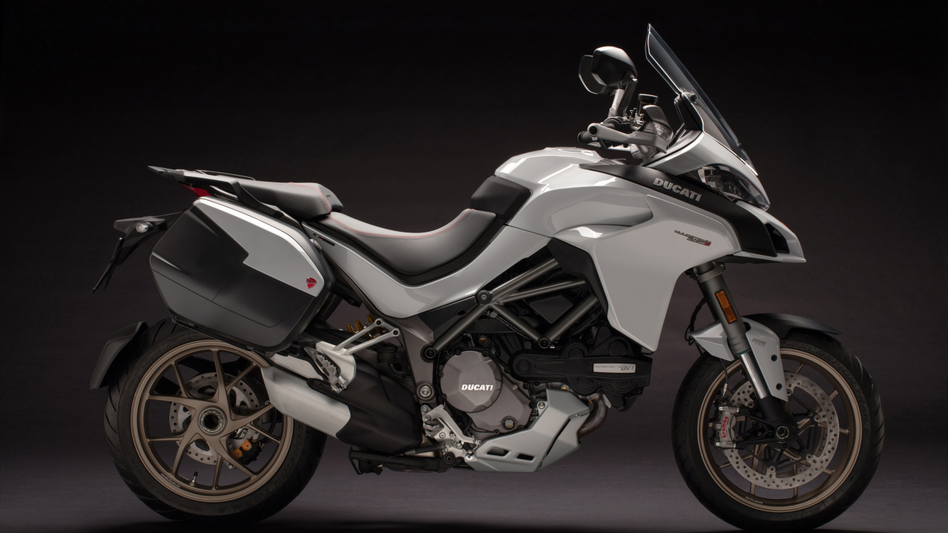 White and Black Sports Bike. Wallpaper in 1366x768 Resolution