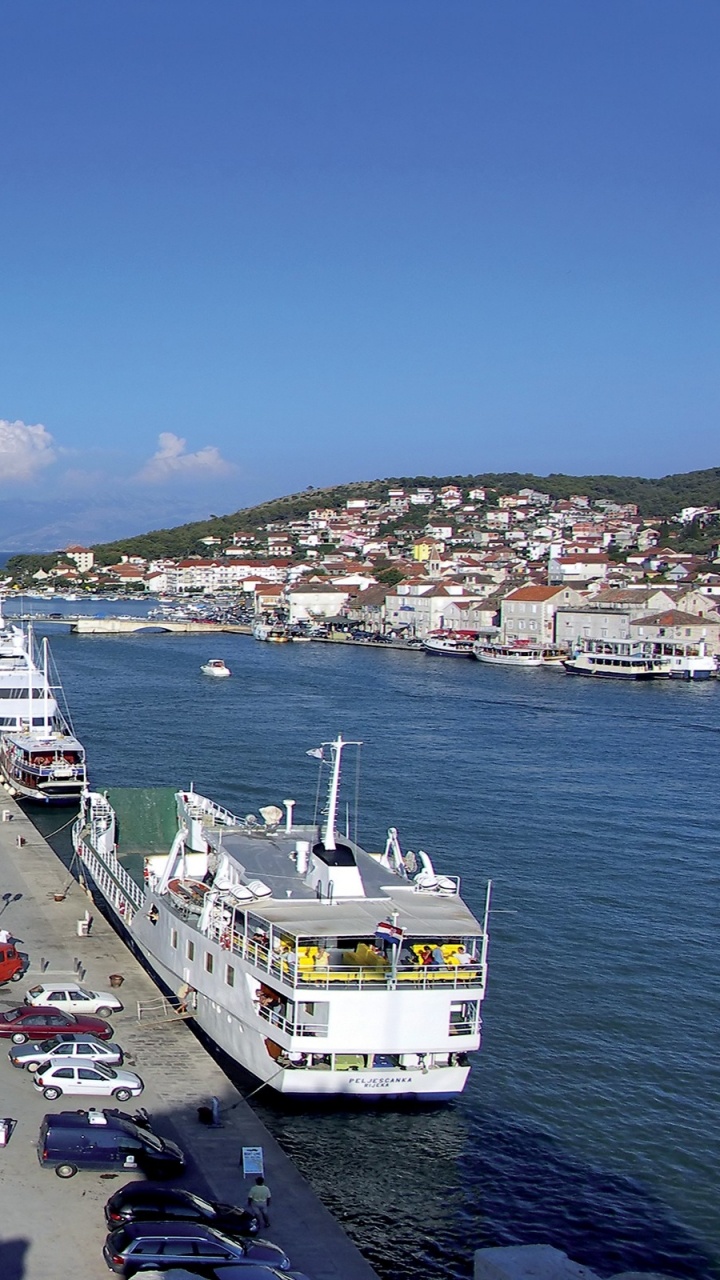 Vista Aérea de Los Edificios de la Ciudad Durante el Día.. Wallpaper in 720x1280 Resolution