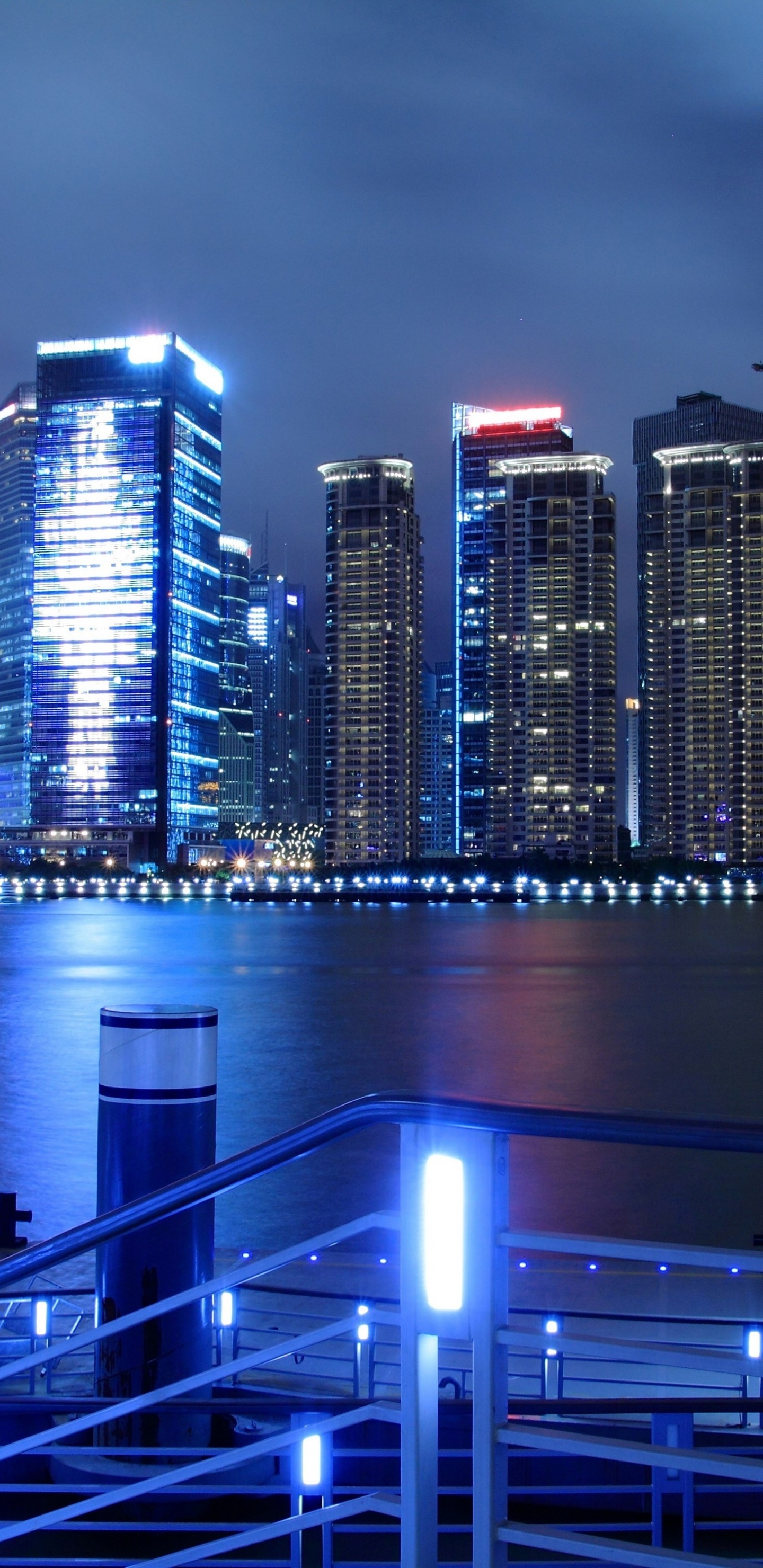 Horizonte de la Ciudad Durante la Noche. Wallpaper in 1440x2960 Resolution