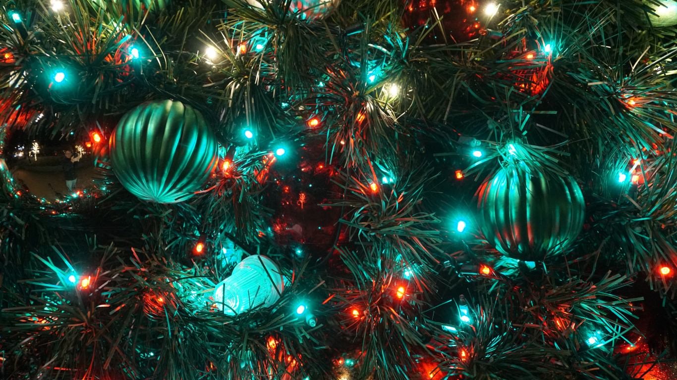 Christmas Day, Christmas Lights, Christmas Tree, New Year, Christmas Ornament. Wallpaper in 1366x768 Resolution