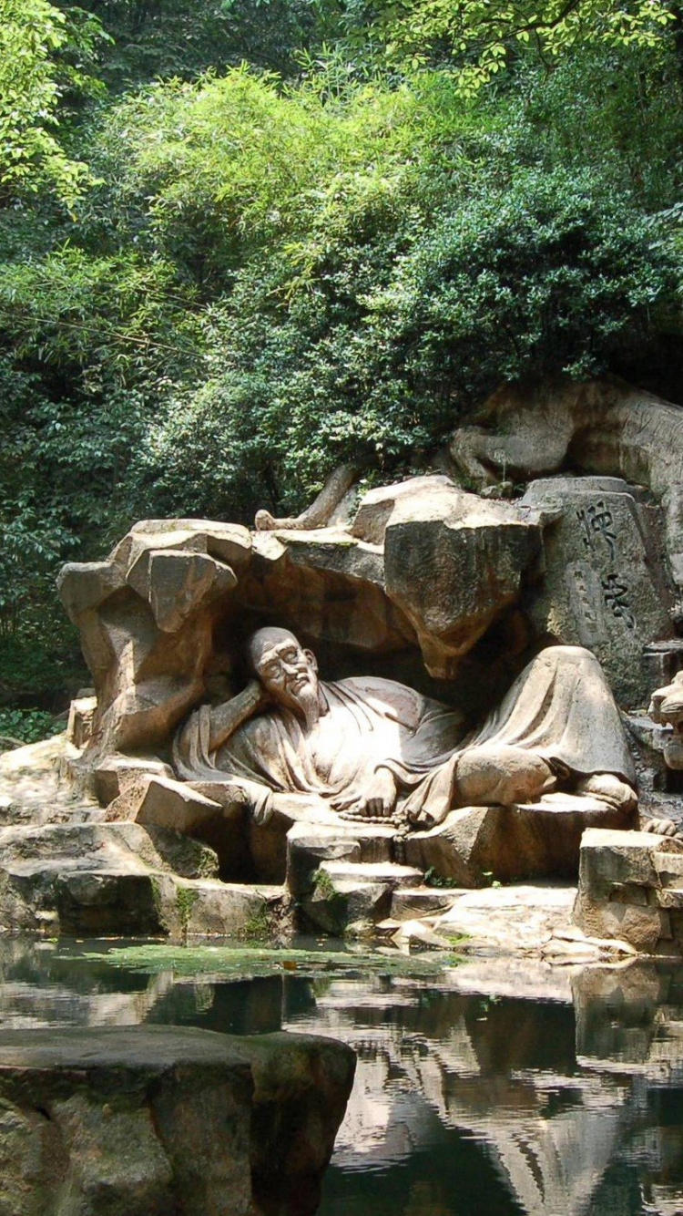 Gray Stone on River During Daytime. Wallpaper in 750x1334 Resolution