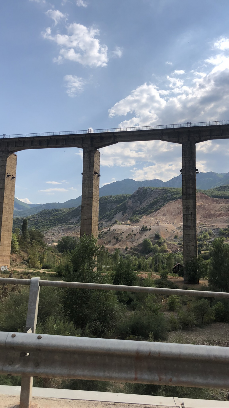 Viaduct, Carretera, Highland, Montaña, Barandilla. Wallpaper in 750x1334 Resolution