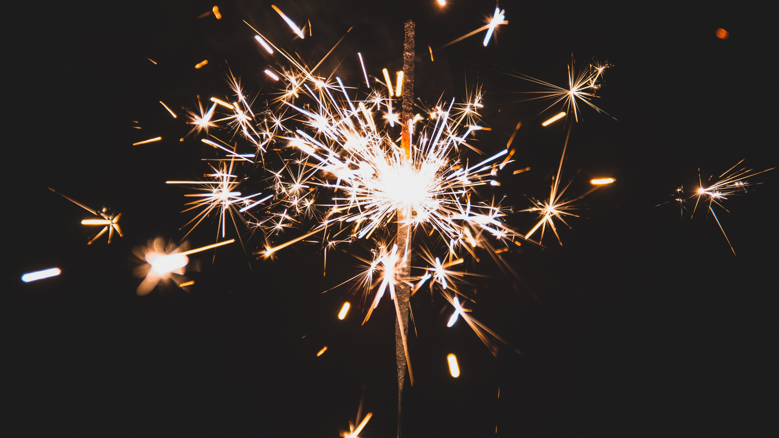 Sparkler, Fireworks, New Years Day, Darkness, Diwali. Wallpaper in 2560x1440 Resolution