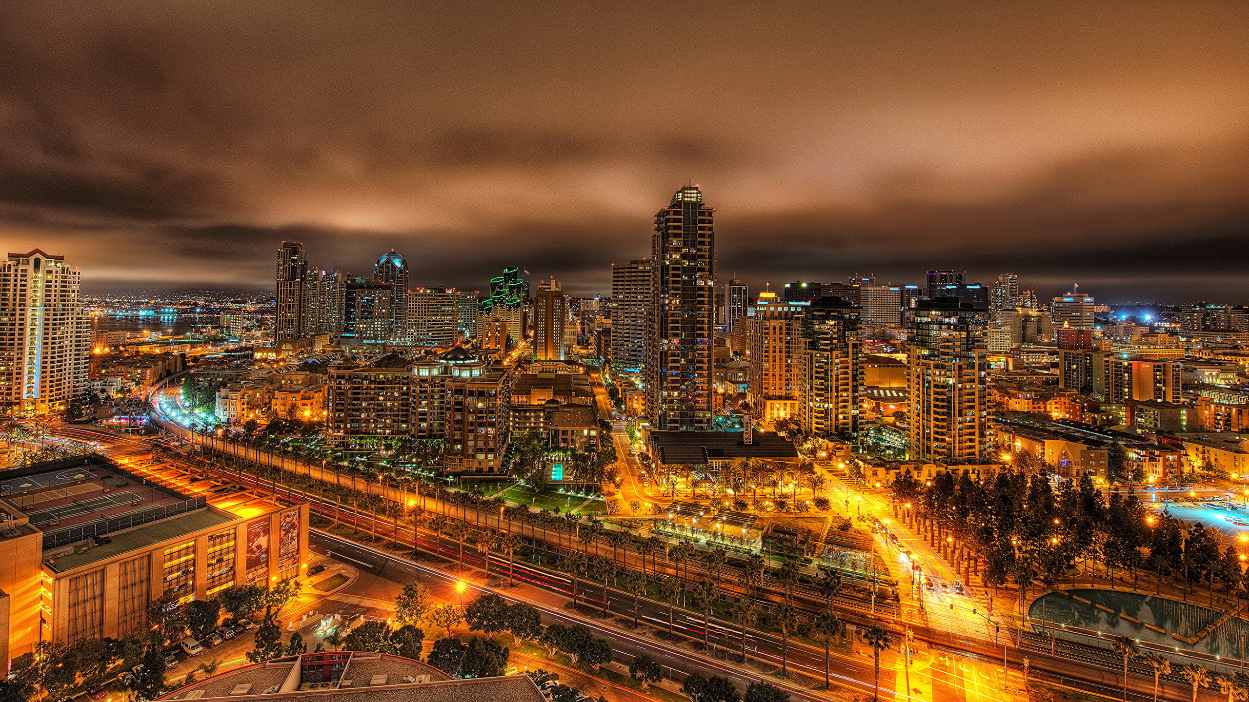 Skyline Der Stadt Bei Nacht Night. Wallpaper in 2560x1440 Resolution