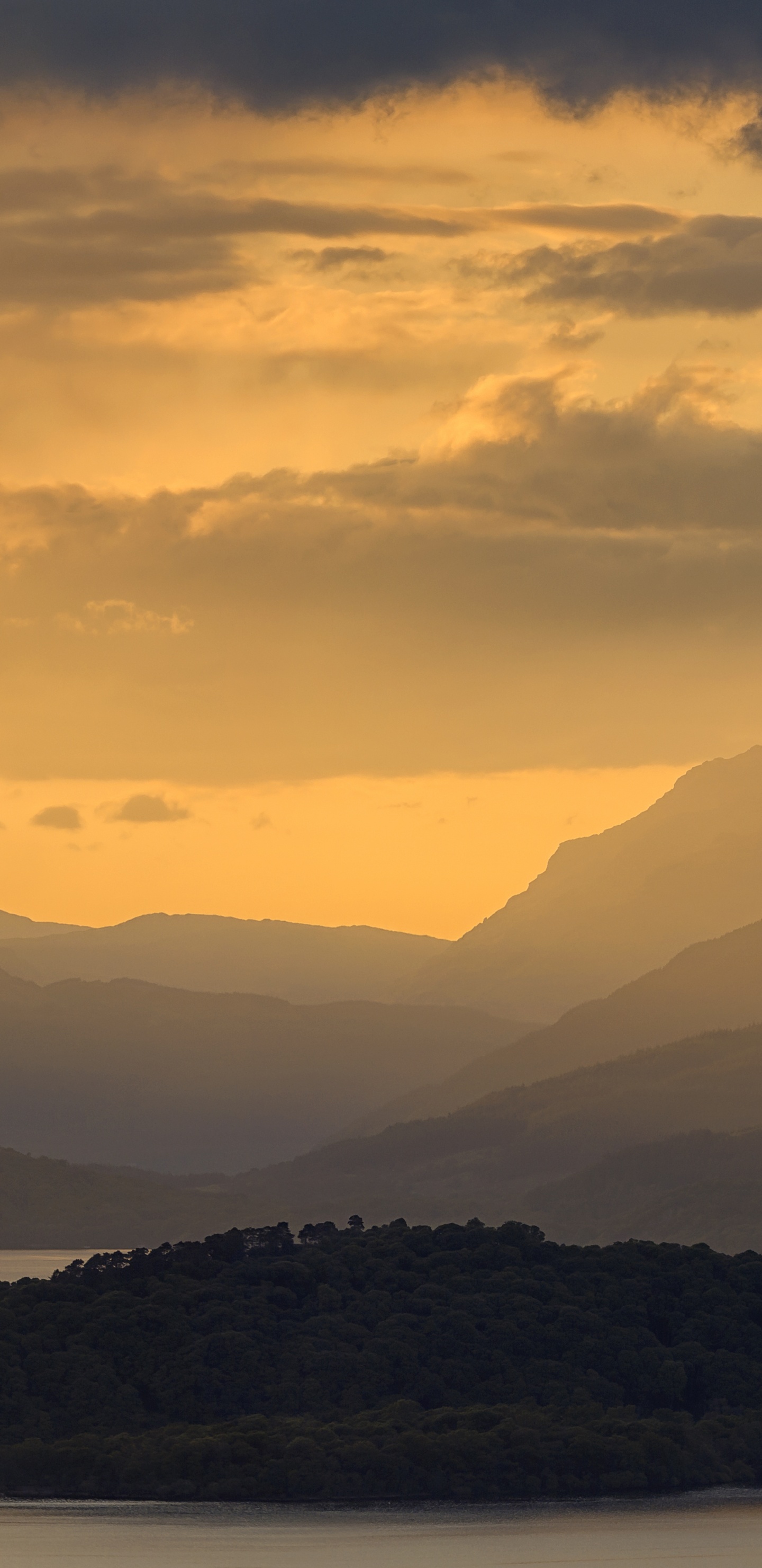 Silhouette of Mountains During Sunset. Wallpaper in 1440x2960 Resolution