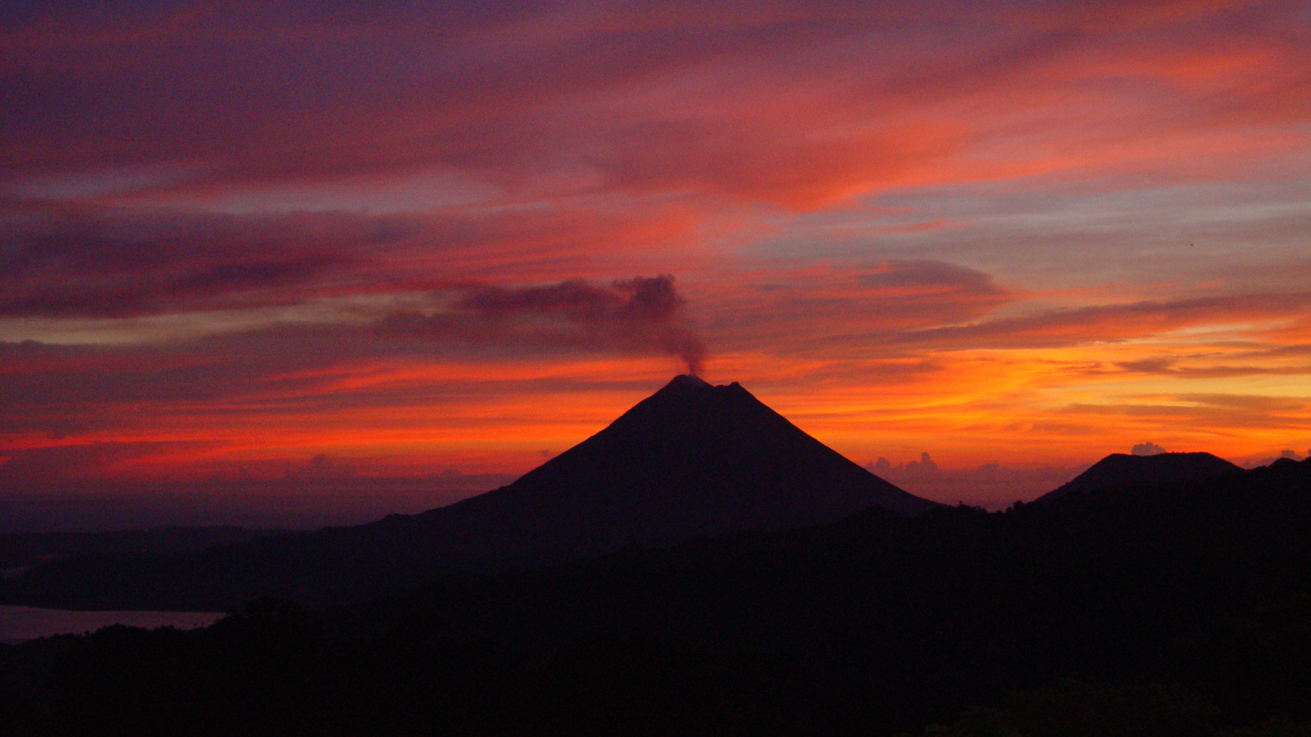 阿雷纳尔火山, 旅行, 余辉, 日落, 日出 壁纸 2560x1440 允许