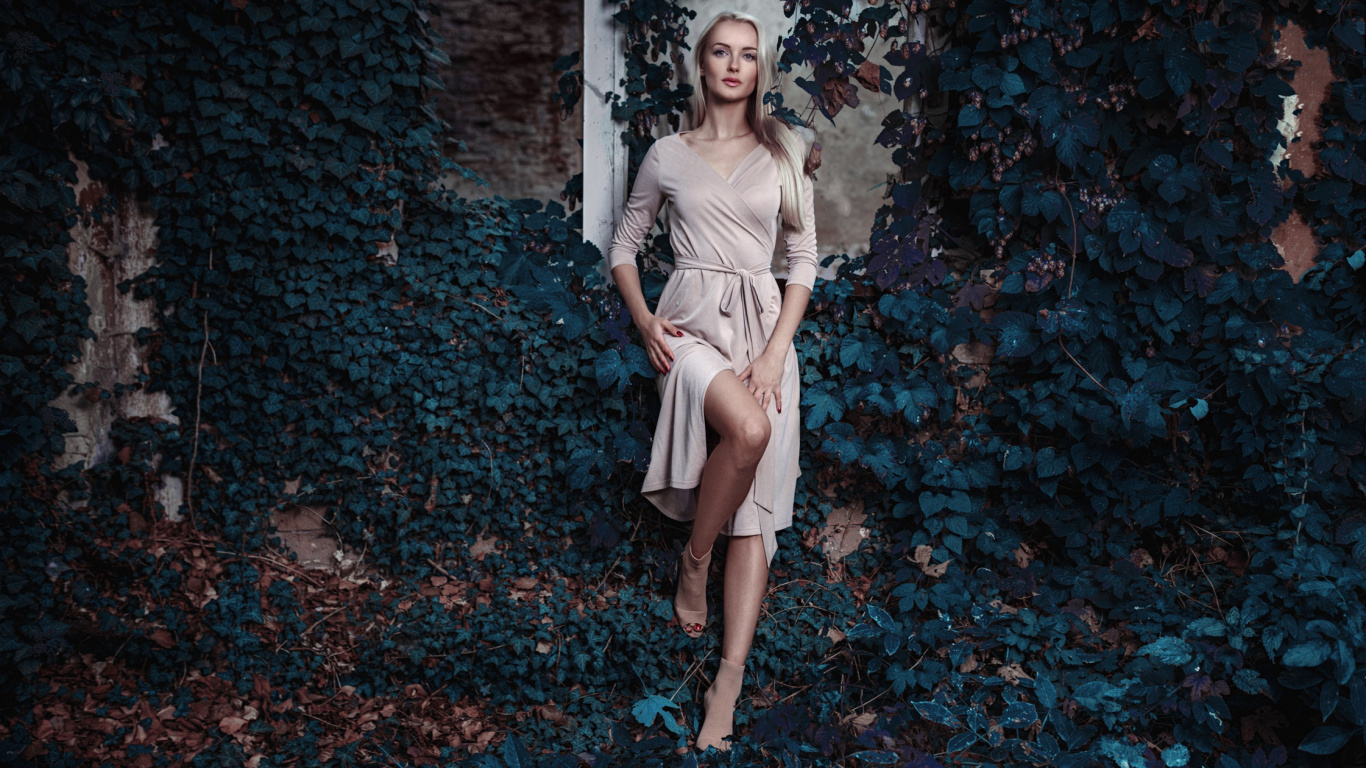 Model, Mode, Schönheit, Kleid, Haute Couture. Wallpaper in 1366x768 Resolution