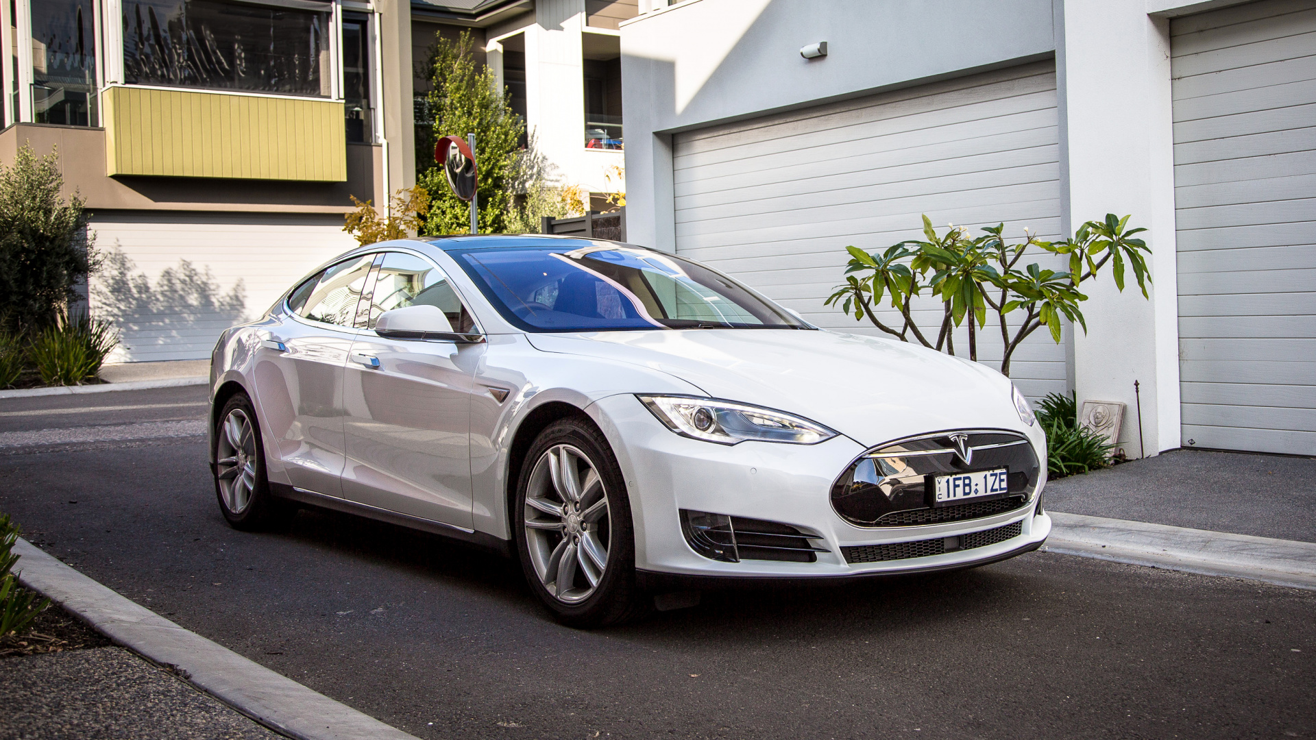 White Mercedes Benz Coupe Parked Near White Building During Daytime. Wallpaper in 1920x1080 Resolution