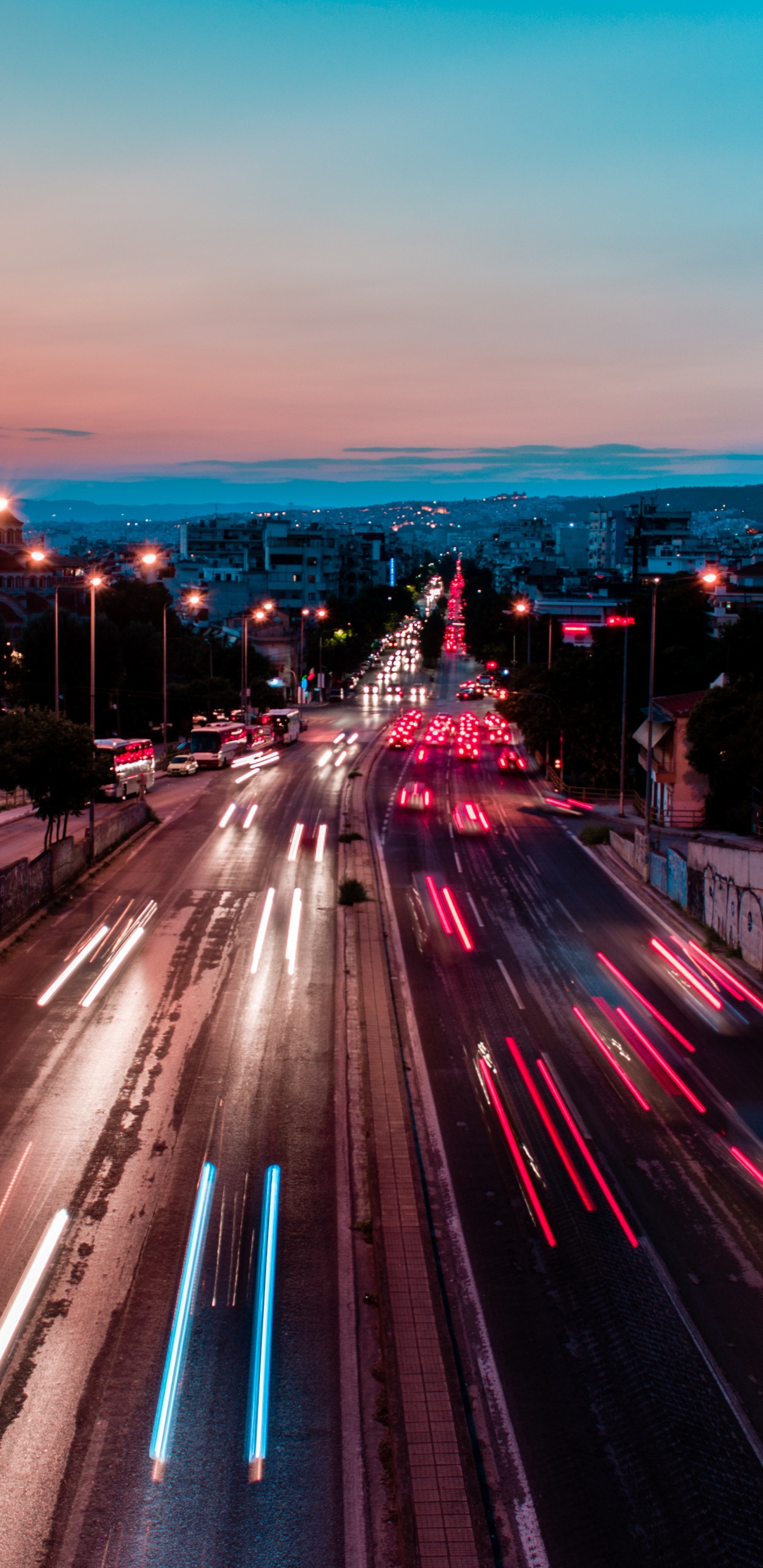 Photographie en Accéléré de Voitures Sur la Route Pendant la Nuit. Wallpaper in 1440x2960 Resolution