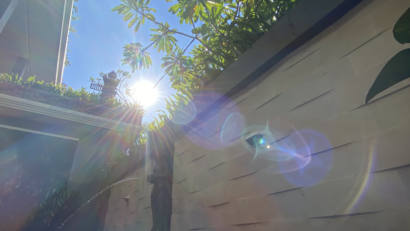 Wasser, Sonnenlicht, Solatube, Licht, Lens Flare. Wallpaper in 1366x768 Resolution