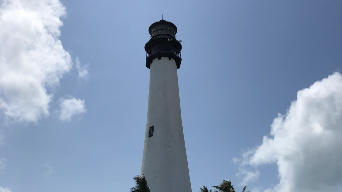 Miami, Miami Beach, Lighthouse, Vegetation, Nature. Wallpaper in 1366x768 Resolution