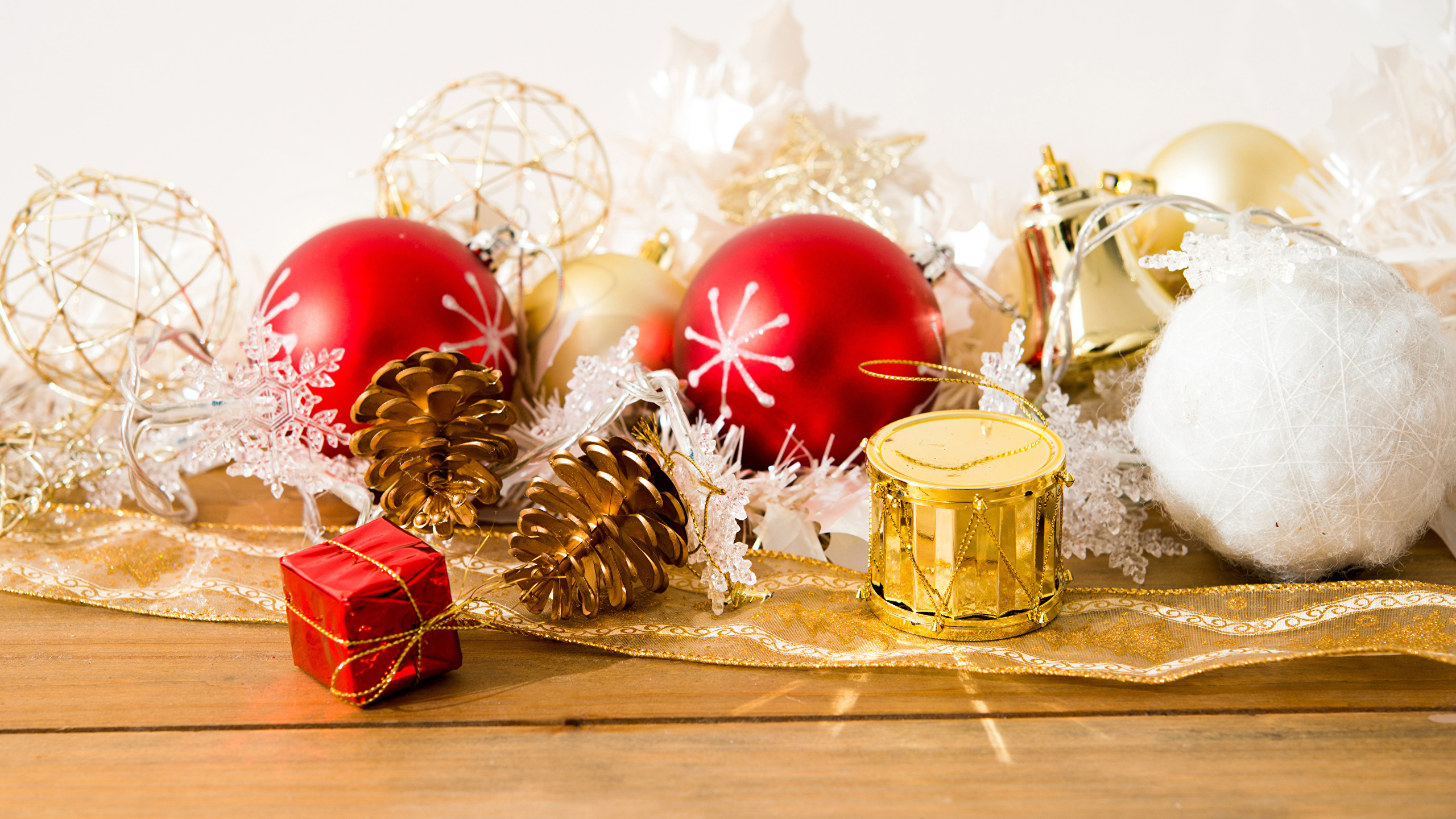 Christmas Day, Christmas Ornament, Christmas Decoration, Christmas, New Year. Wallpaper in 2560x1440 Resolution