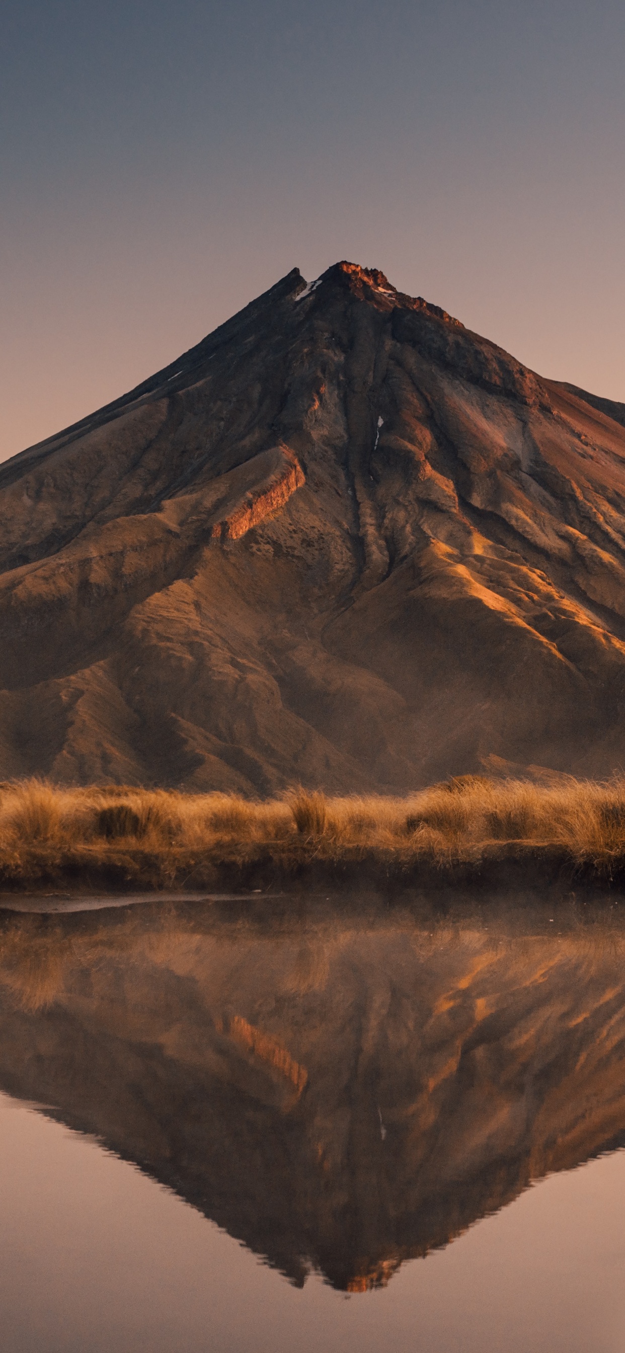 Am Berühmtesten in Neuseeland, Berg Taranaki, Reise, Neuseeland Tolle Spaziergänge, Wandern. Wallpaper in 1242x2688 Resolution