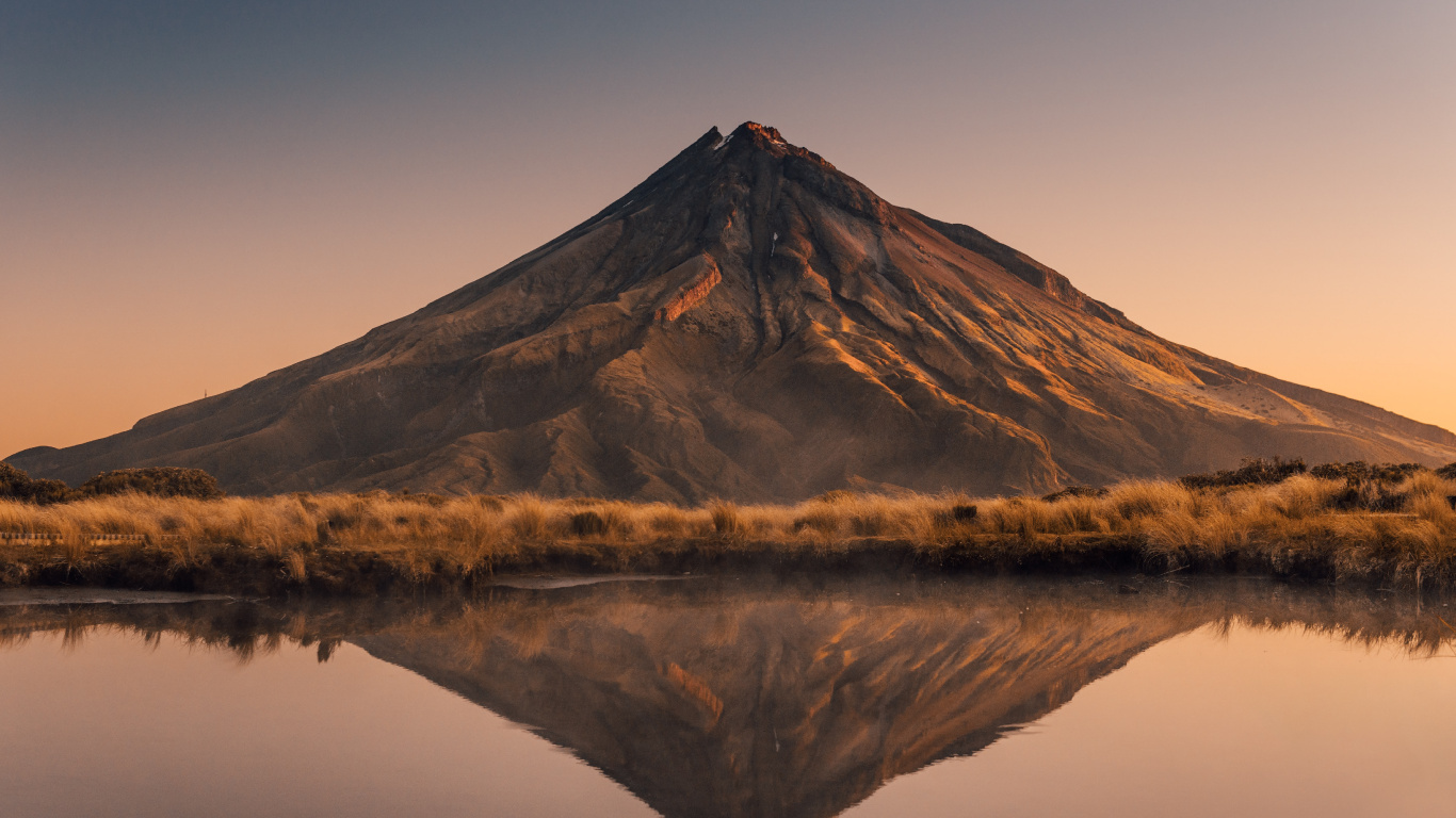 Am Berühmtesten in Neuseeland, Berg Taranaki, Reise, Neuseeland Tolle Spaziergänge, Wandern. Wallpaper in 1366x768 Resolution