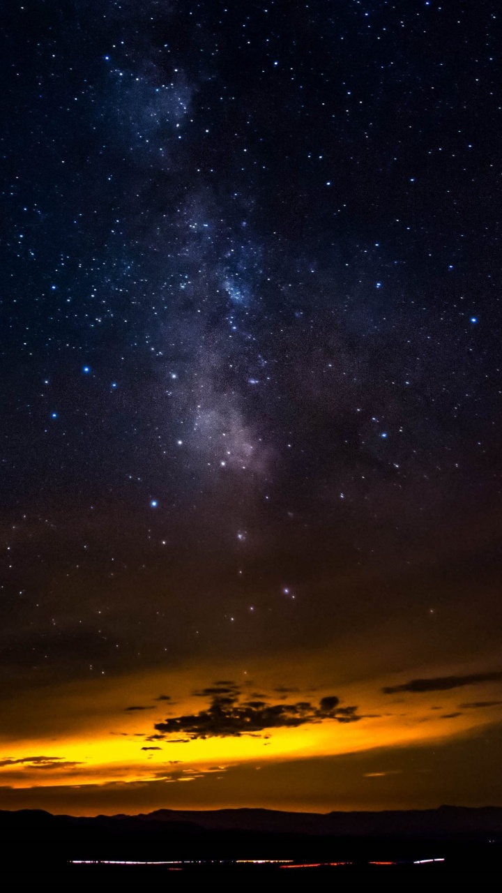 Silhouette de Montagne Sous la Nuit Étoilée. Wallpaper in 720x1280 Resolution