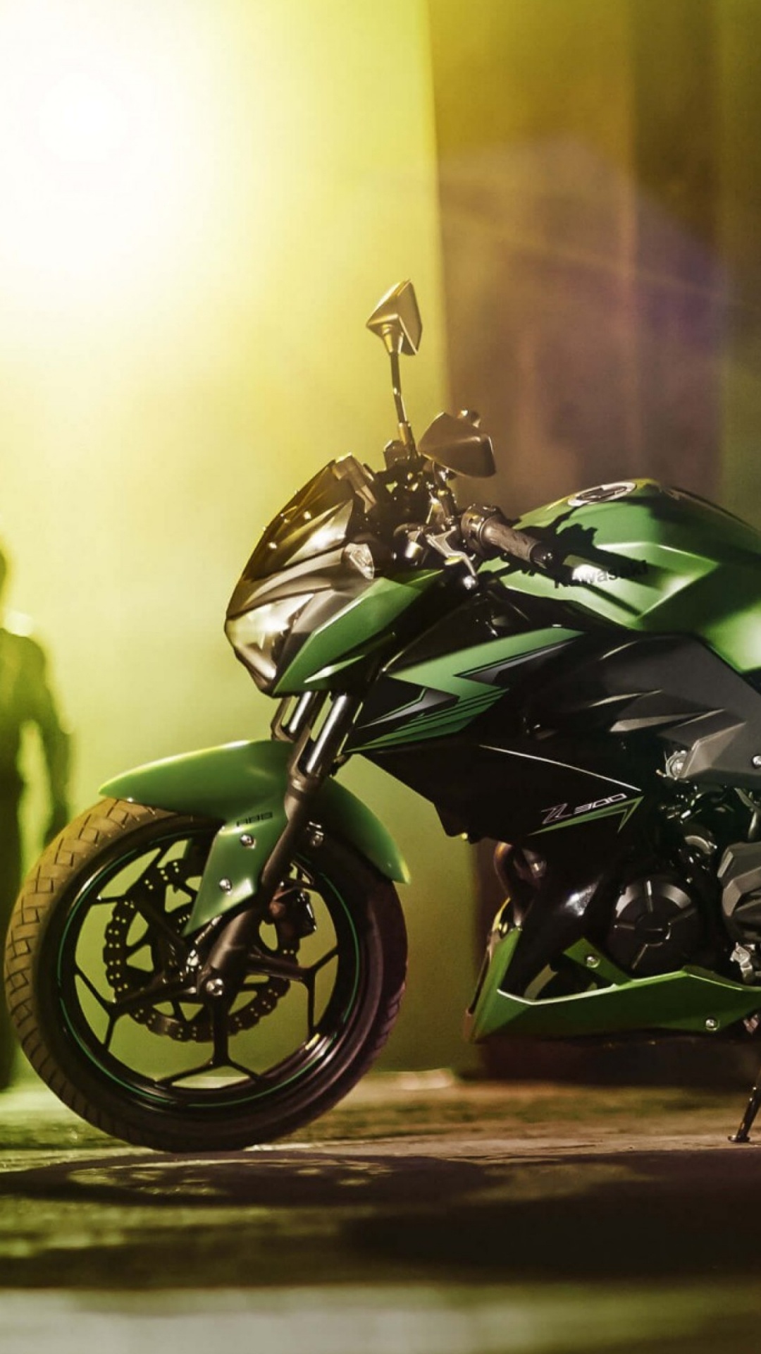 Green and Black Sports Bike. Wallpaper in 1080x1920 Resolution