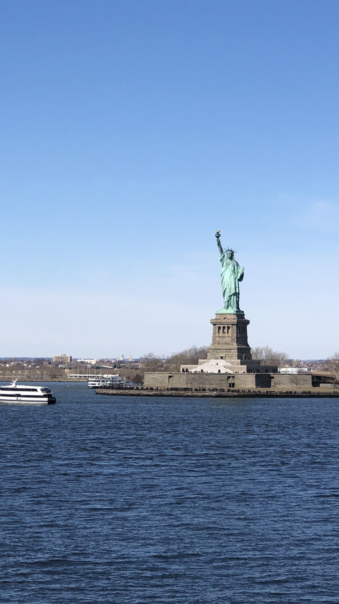 New York City, Freiheitsstatue, Freiheitsstatue Nationaldenkmal, Fähre, Wasser. Wallpaper in 1080x1920 Resolution