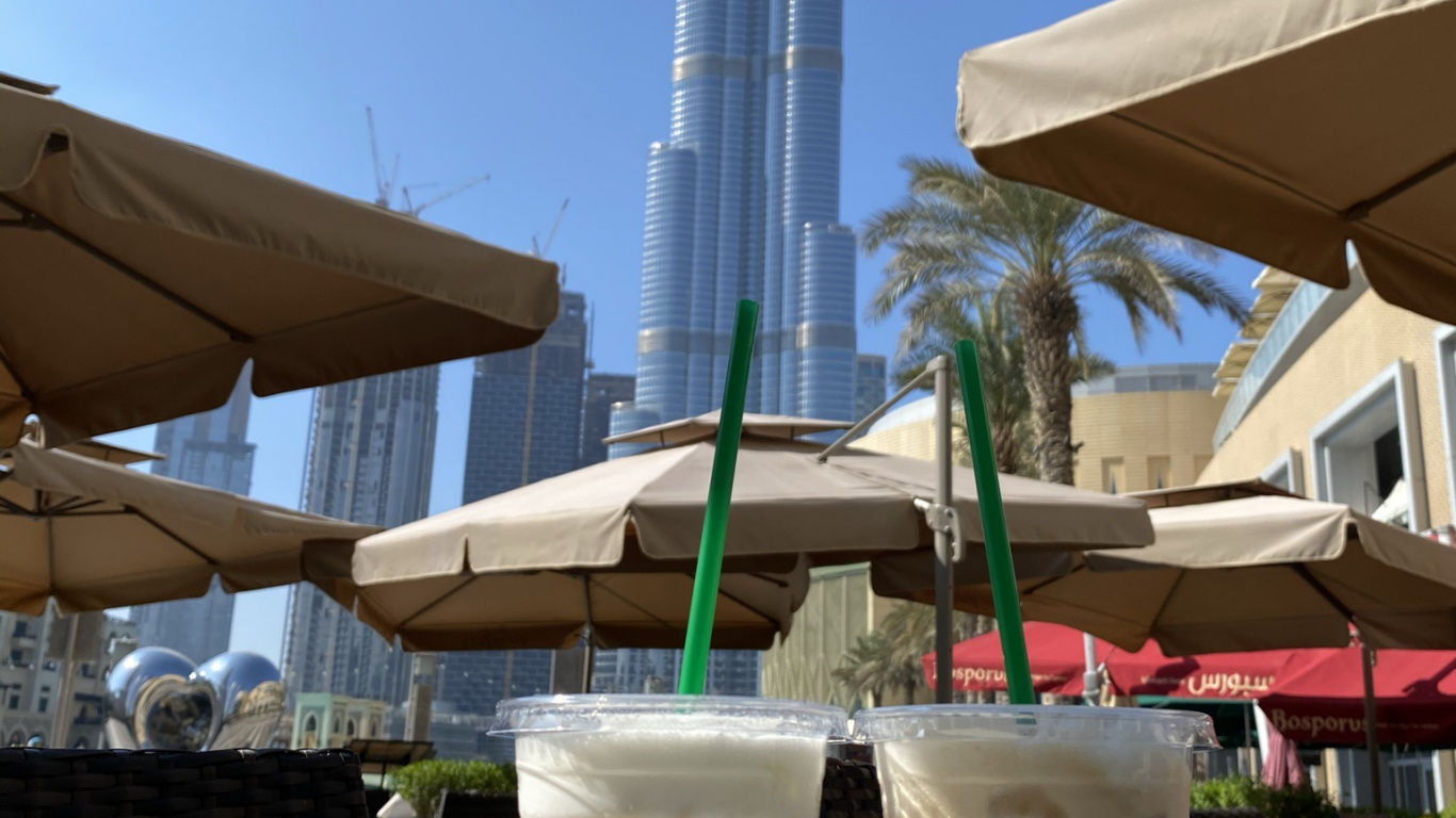 Dubai, Burj Khalifa, Starbucks Logo Ändern, Tower, Trinkhalm. Wallpaper in 1366x768 Resolution