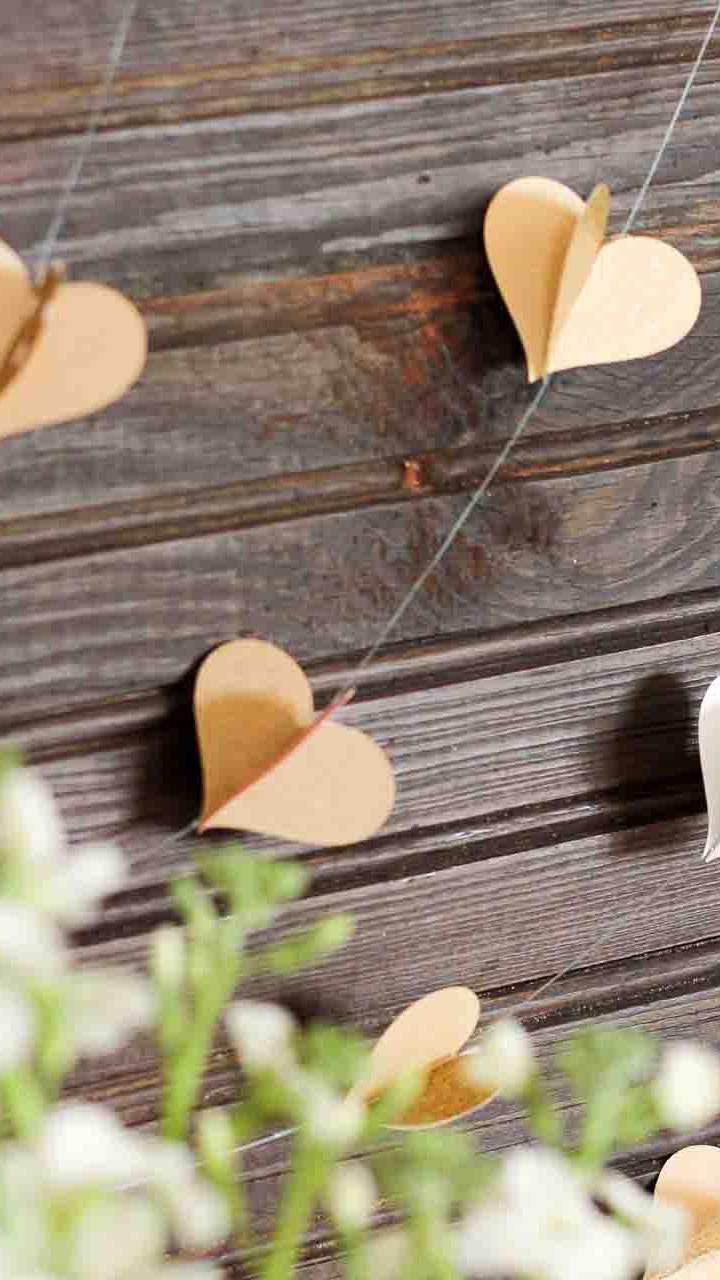 Paper, Garland, Wood, Wedding, Heart. Wallpaper in 720x1280 Resolution