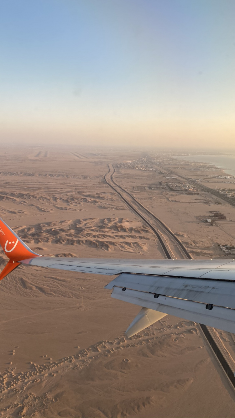 Flugreise, Fluggesellschaft, Atmosphäre, Verkehrsflugzeug, Luft-und Raumfahrttechnik. Wallpaper in 750x1334 Resolution