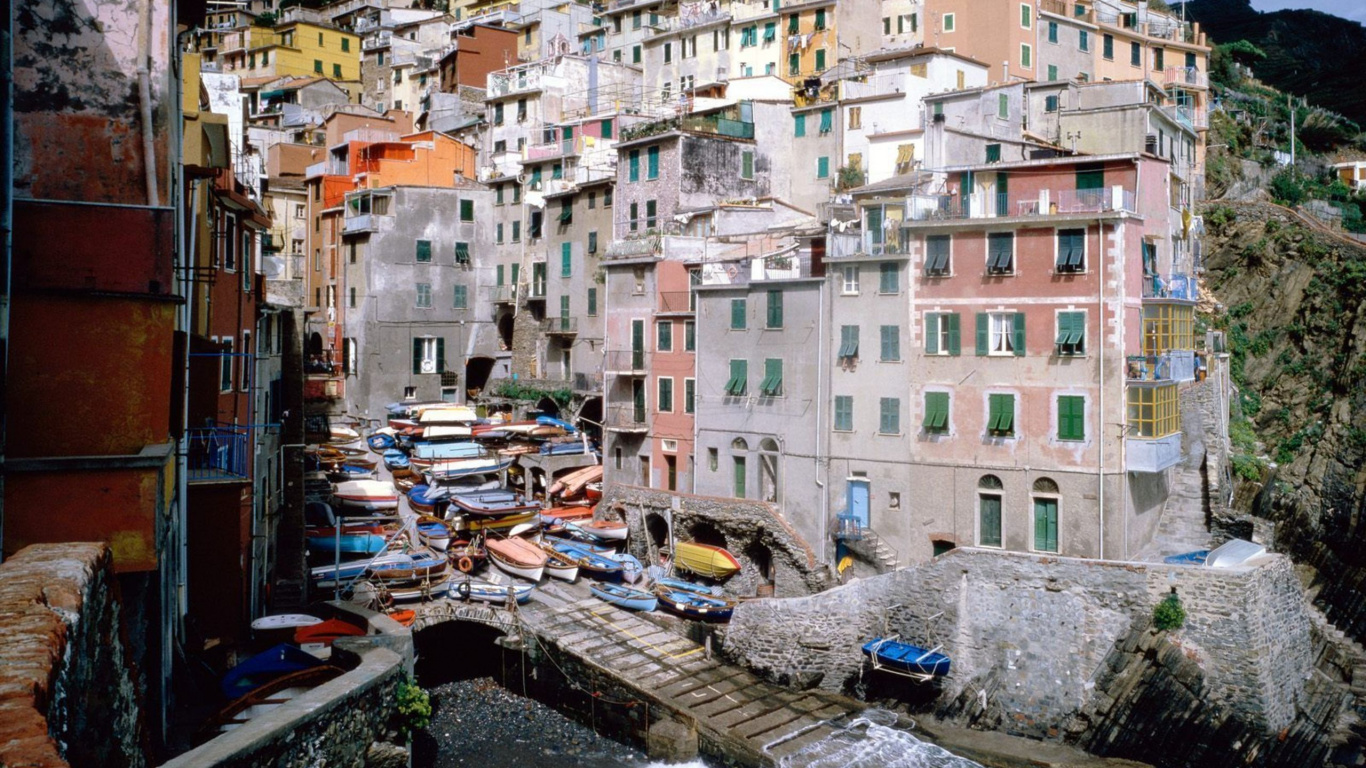 Cars Parked on Side of The Road Near Buildings During Daytime. Wallpaper in 1366x768 Resolution