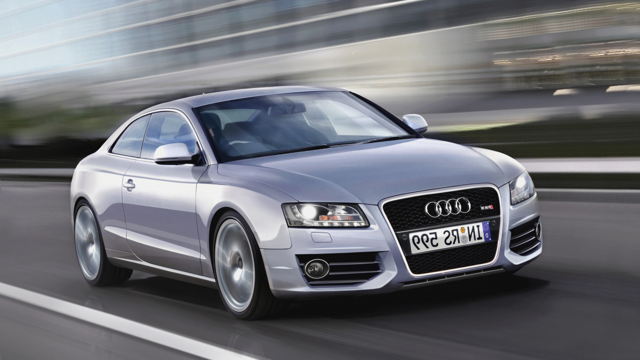 Mercedes Benz Coupé Noir Sur Route. Wallpaper in 1280x720 Resolution