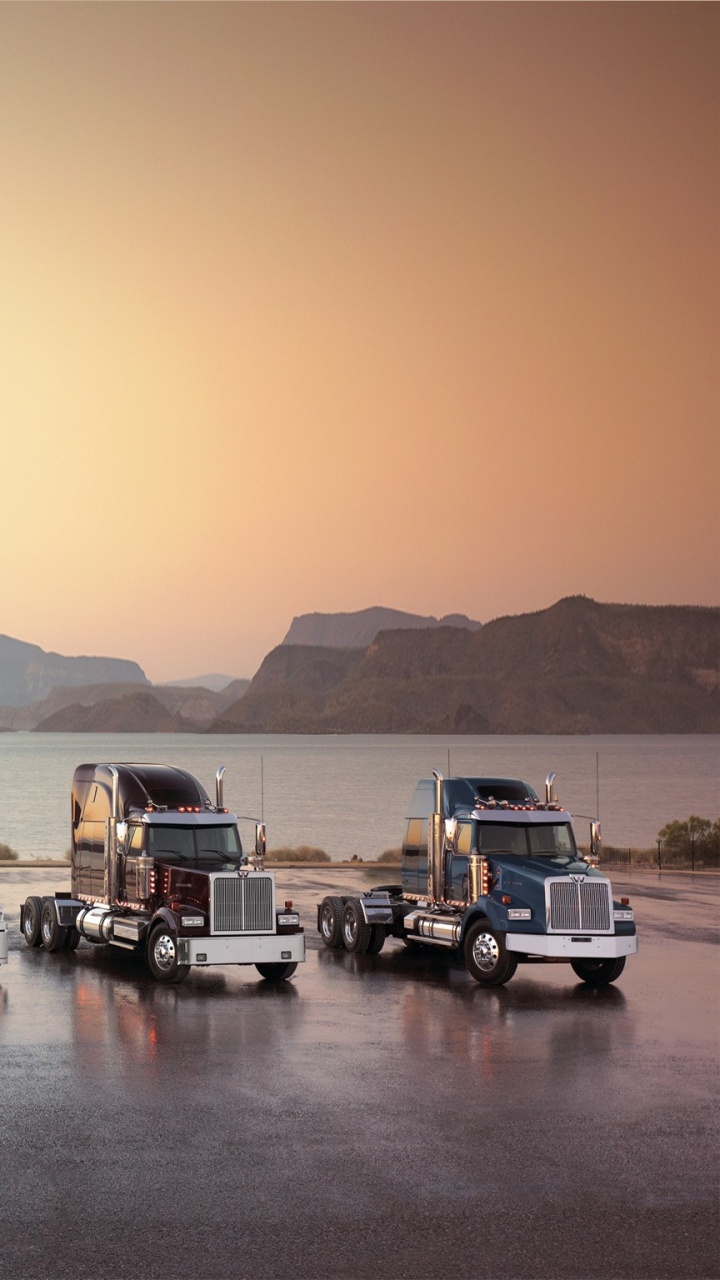 Bateaux Sur Mer Près de la Montagne Pendant la Journée. Wallpaper in 720x1280 Resolution