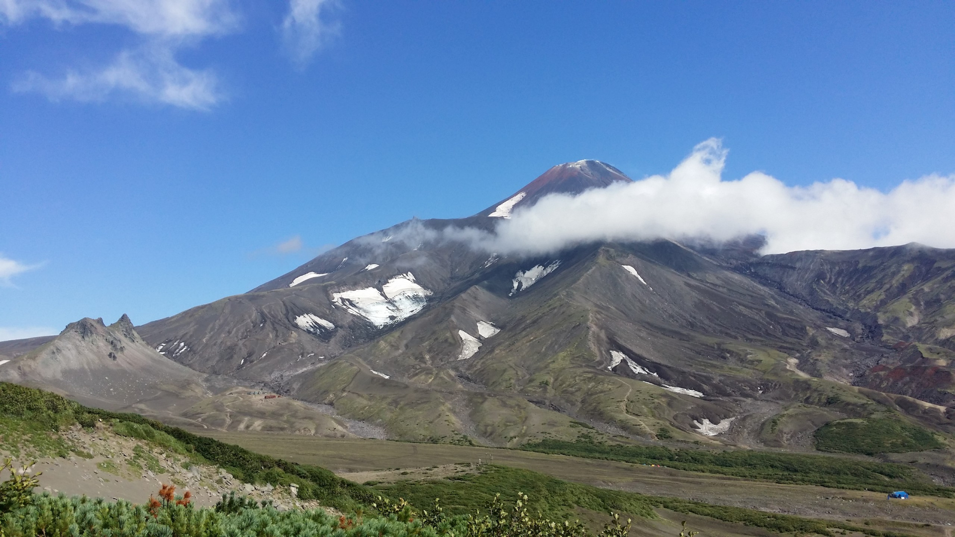 Green and Gray Mountain Under Blue Sky During Daytime. Wallpaper in 1920x1080 Resolution