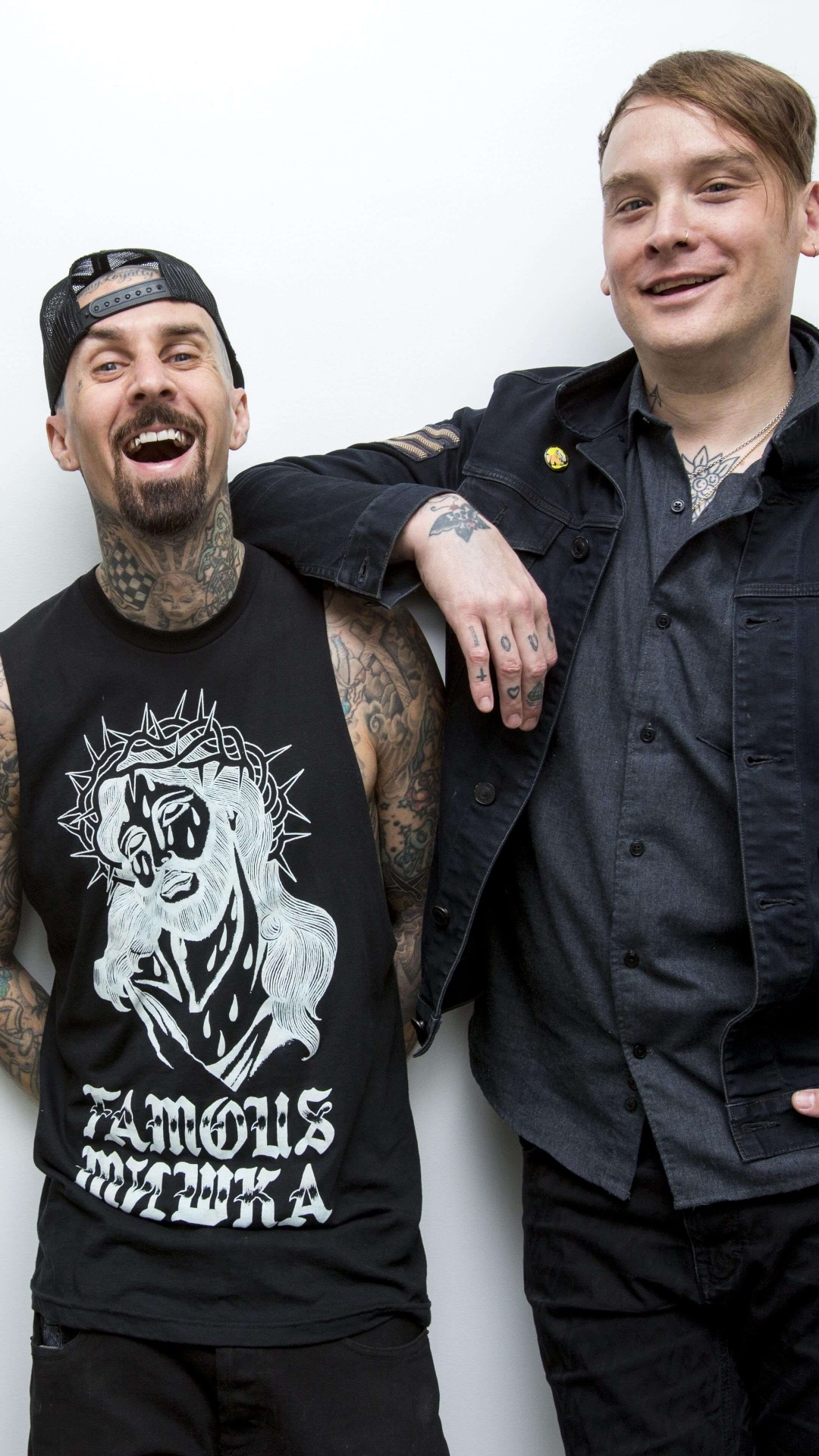 Matt Skiba, Travis Barker, Blink-182, Parpadeo, California. Wallpaper in 1080x1920 Resolution