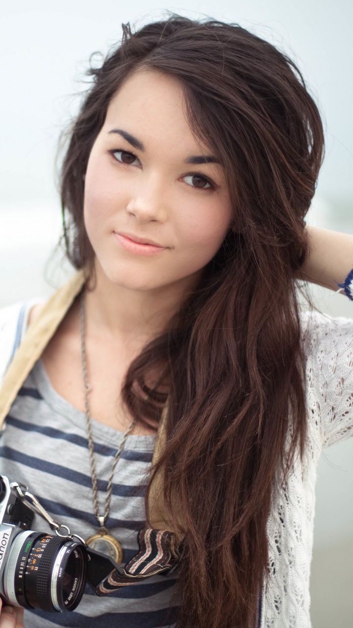 Schönheit, Frisur, Lange Haare, Lächeln, Braune Haare. Wallpaper in 720x1280 Resolution