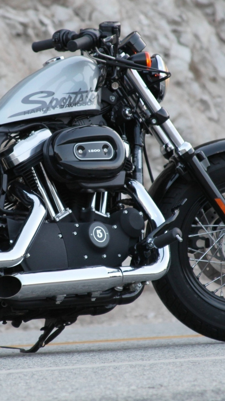 Black and Silver Cruiser Motorcycle on Road During Daytime. Wallpaper in 750x1334 Resolution