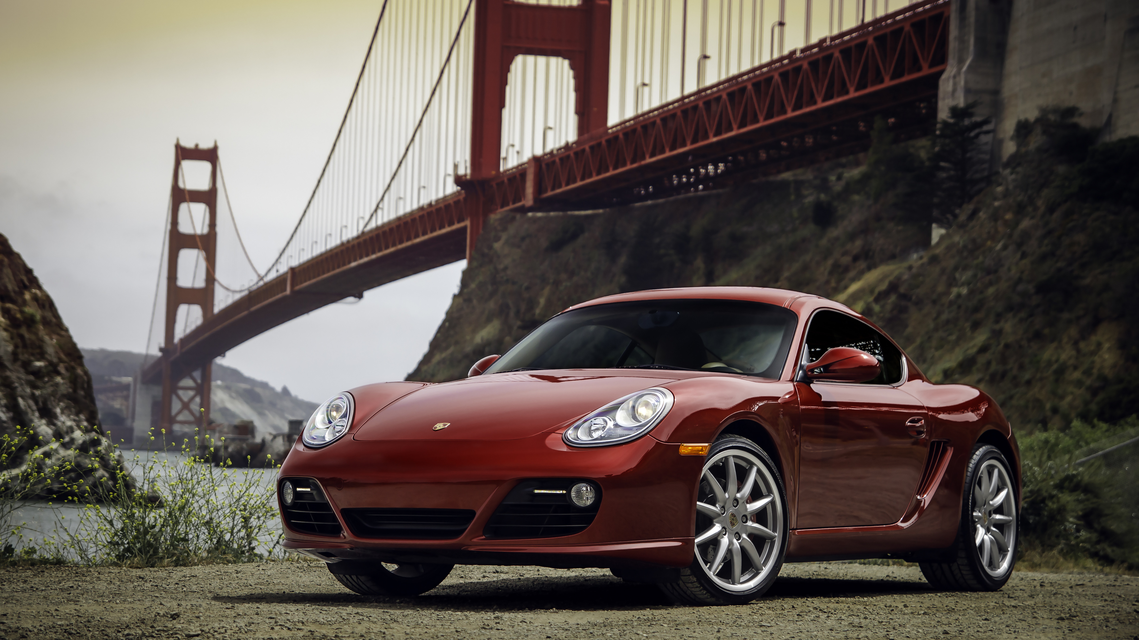 Ferrari 458 Italia Rojo en el Puente Golden Gate. Wallpaper in 3840x2160 Resolution