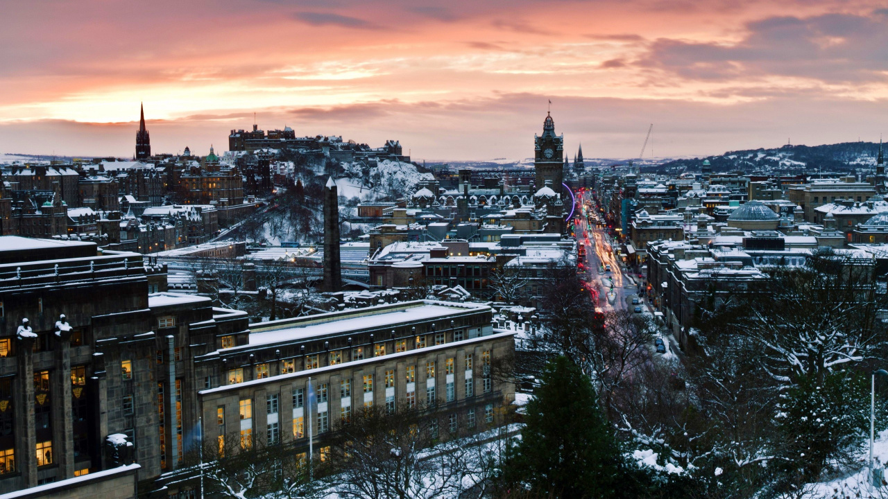 Ville Avec Des Immeubles de Grande Hauteur au Coucher du Soleil. Wallpaper in 1280x720 Resolution