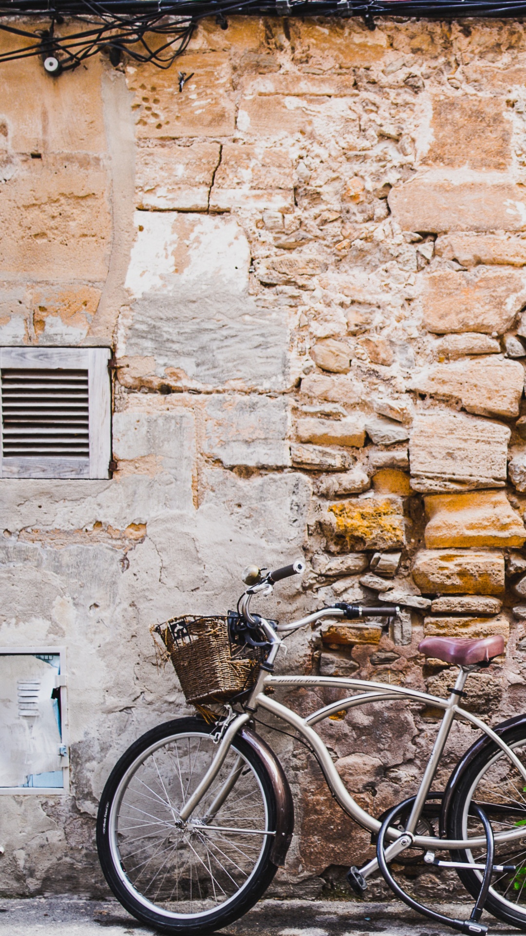 Black City Bike Beside Brown Brick Wall. Wallpaper in 1080x1920 Resolution