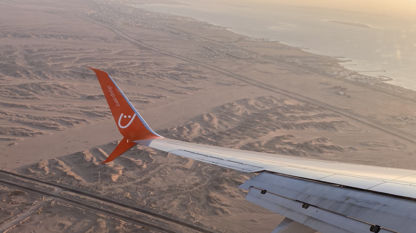 Aircraft, Airplane, Airliner, Atmosphere, Air Travel. Wallpaper in 1366x768 Resolution