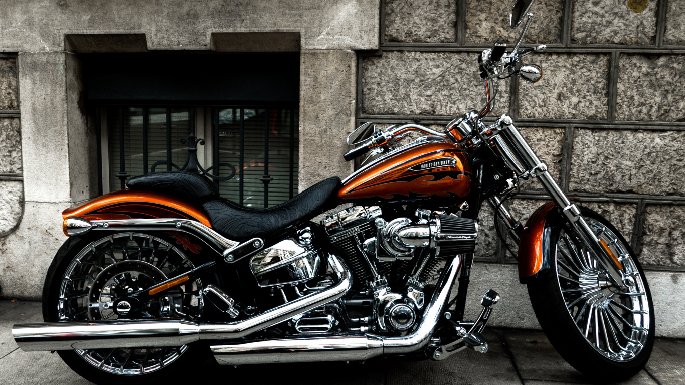 Moto Cruiser Orange et Noir. Wallpaper in 1366x768 Resolution
