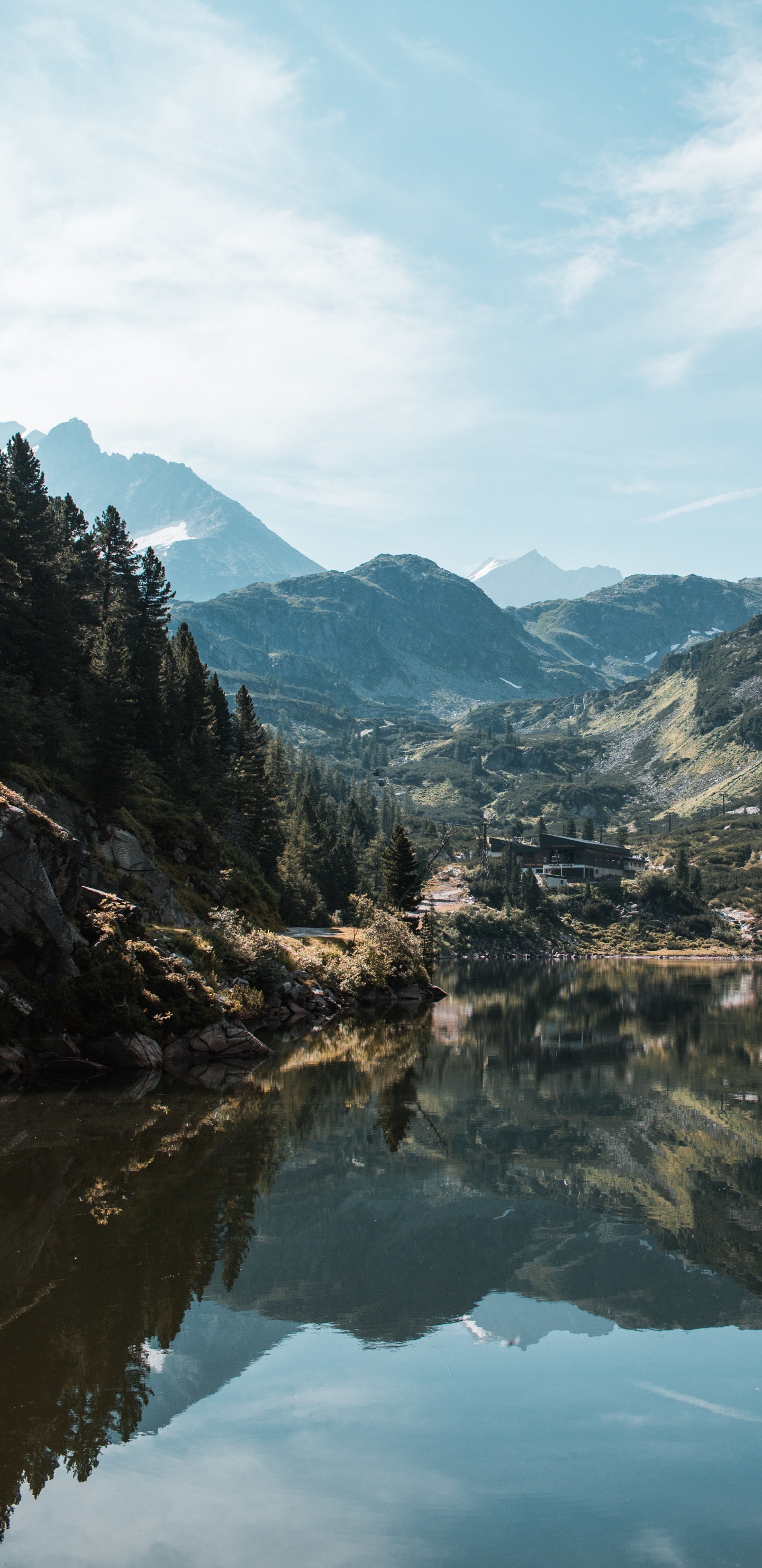 Wasser, Natur, Wildnis, Reflexion, Bergigen Landschaftsformen. Wallpaper in 1440x2960 Resolution