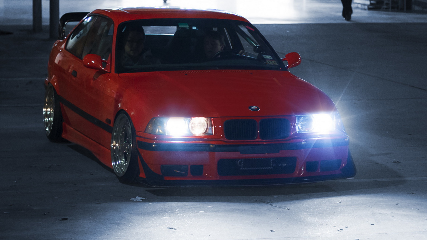 Family Car, Cars, Tire, Wheel, Hood. Wallpaper in 1366x768 Resolution