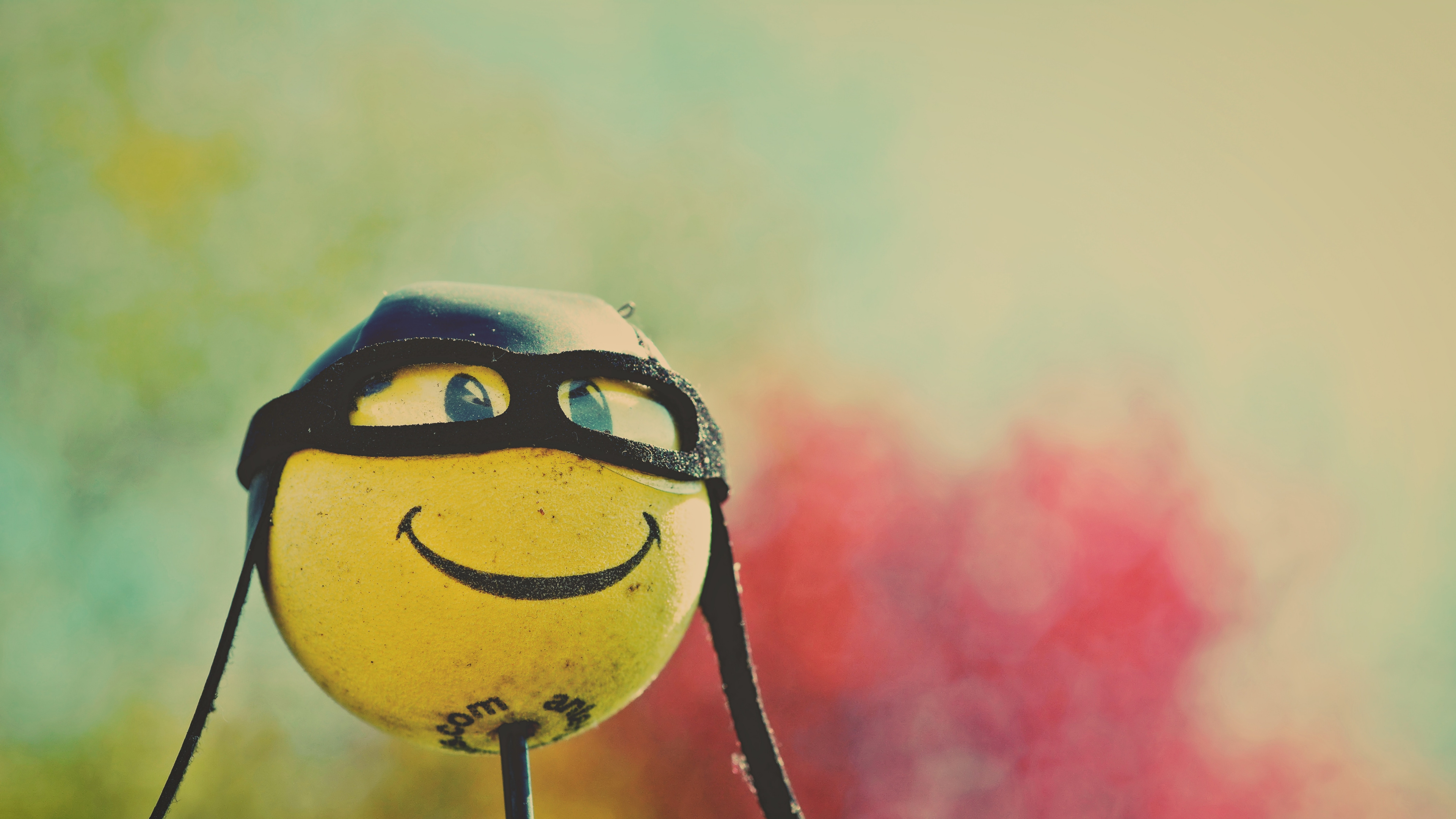 Smiley, Tête, Sourire, Émoticône, Geste. Wallpaper in 3840x2160 Resolution