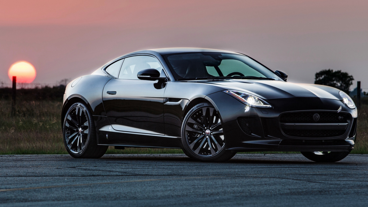 Schwarzer Porsche 911 Auf Grauer Asphaltstraße. Wallpaper in 1280x720 Resolution