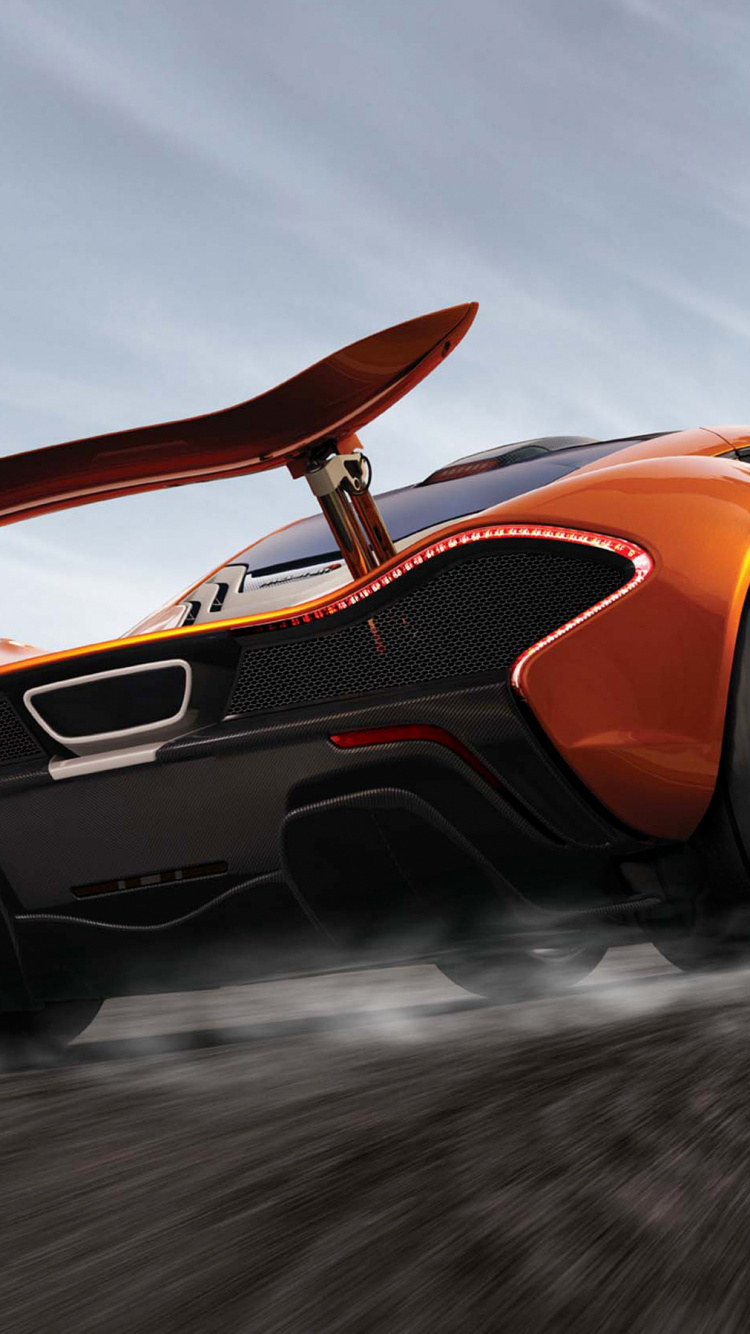 Oranger Lamborghini Aventador Unterwegs On. Wallpaper in 750x1334 Resolution