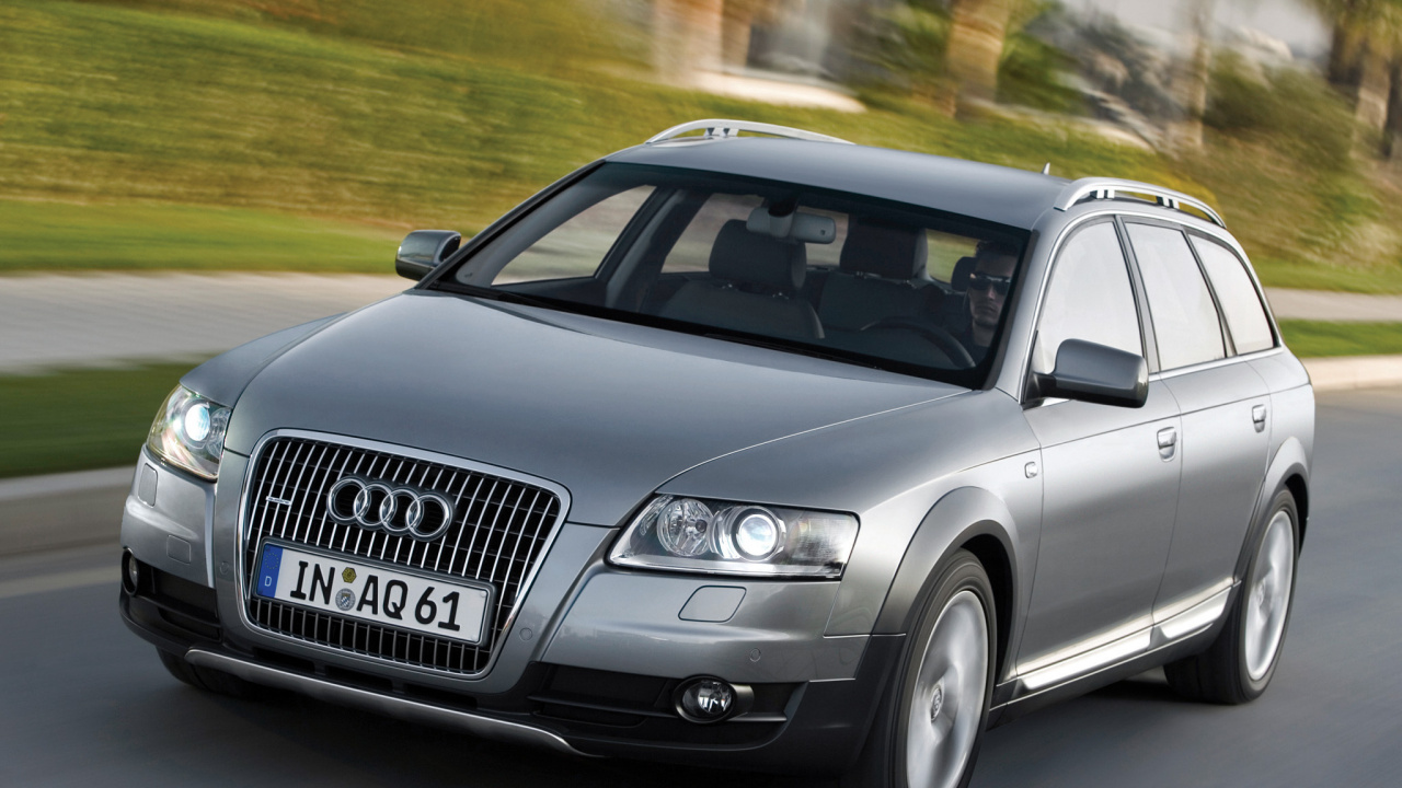 Mercedes Benz Clase c Negro en la Carretera Durante el Día. Wallpaper in 1280x720 Resolution